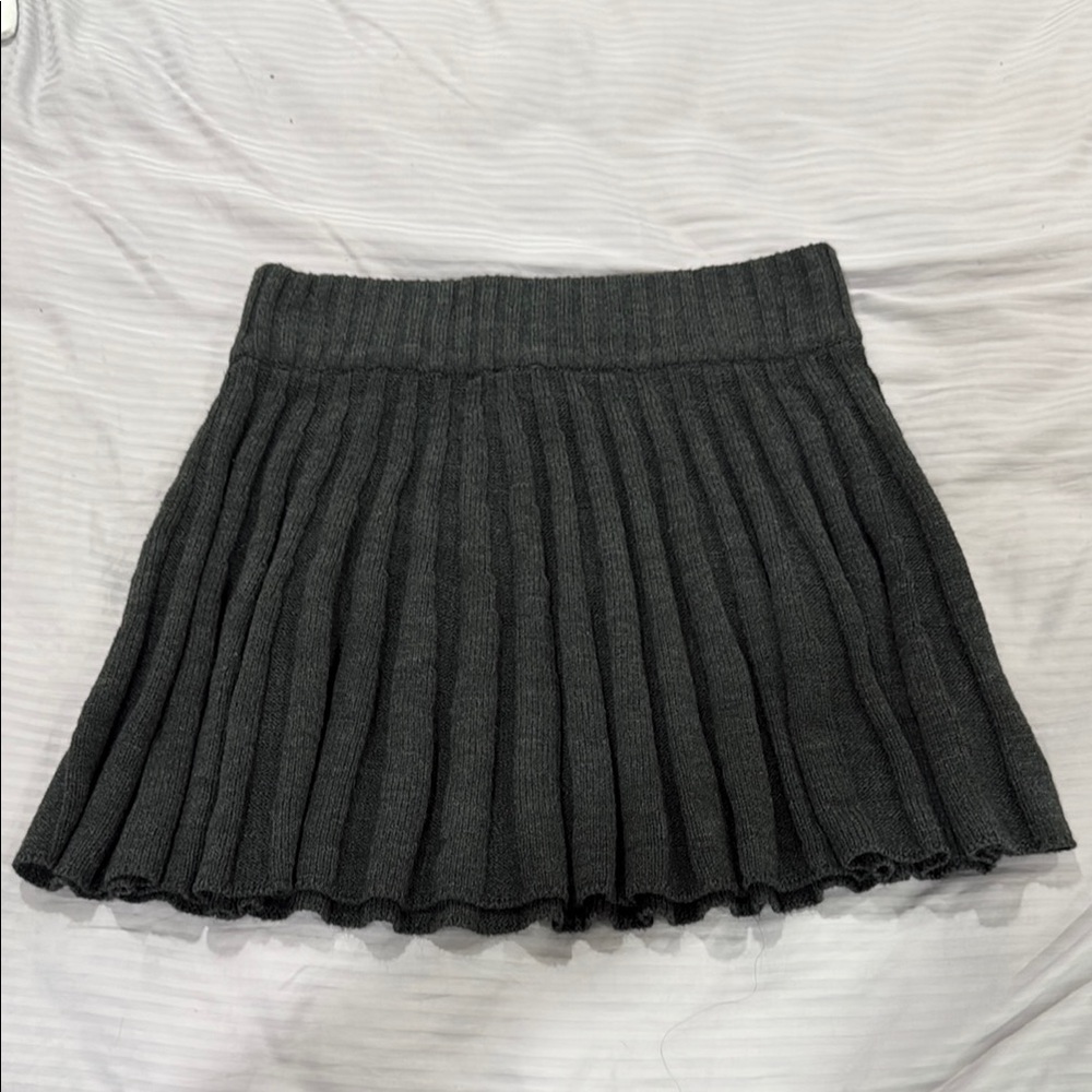 Dark Grey Pleated Knit Skirt